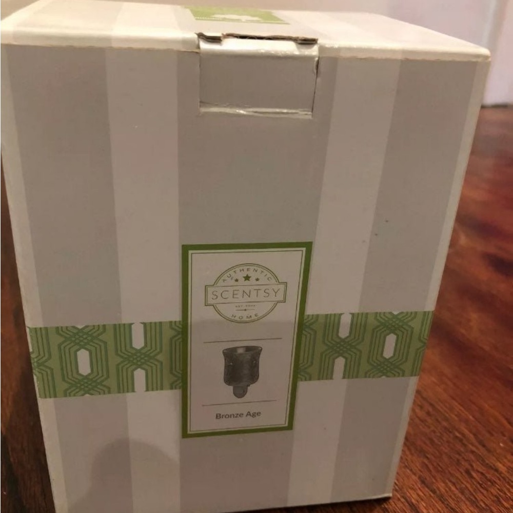 Scentsy Bronze Age Nightlight